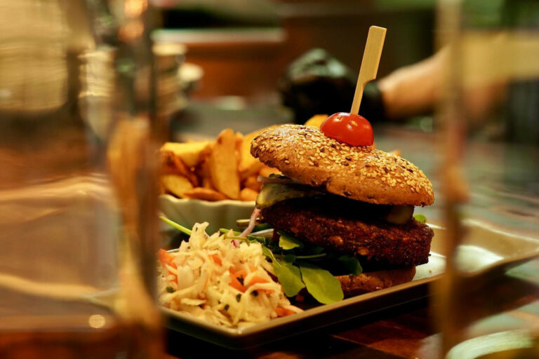 Restaurant Gutschein James June Sommergarten Berlin